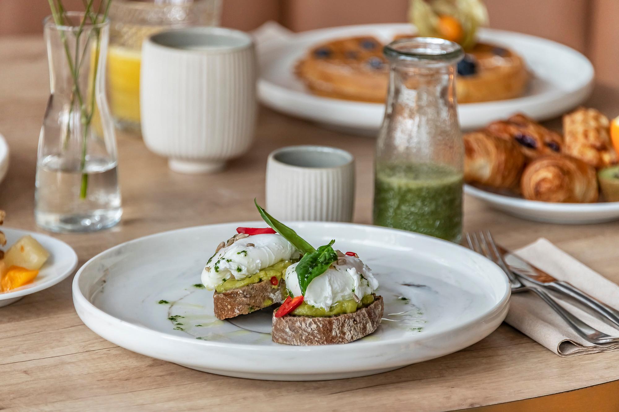 TWO SENSES RESTAURANT