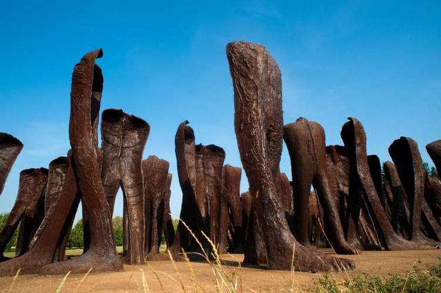 Magda Abakanowicz's 'The Unrecognised'