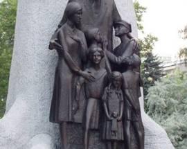 Janusz Korczak Monument