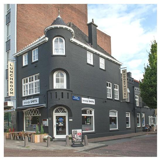 Hotel-O-Theek De Zwaan/Budgethotel