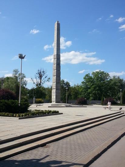 1200 Guardsmen monument