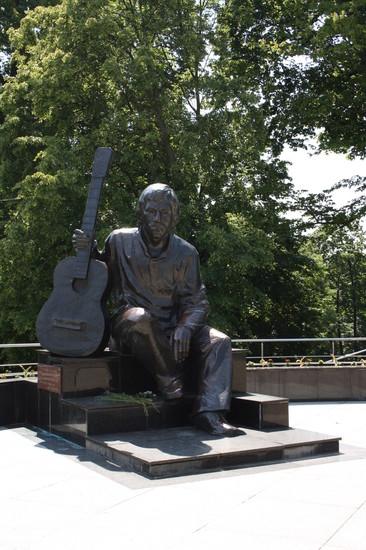Vladimir Vysotsky monument
