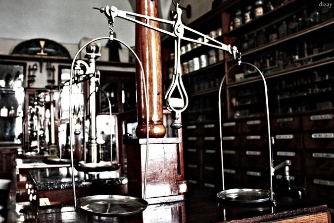 The Pharmacy Museum “Pid Chornym Orlom”