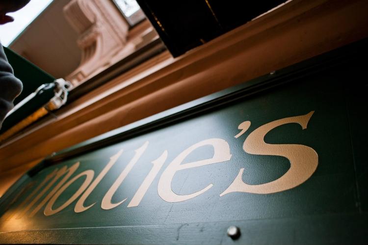 Mollie's Irish Pub