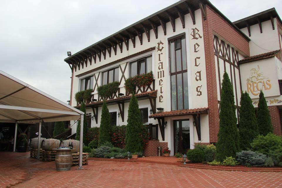 Recas Wineries
