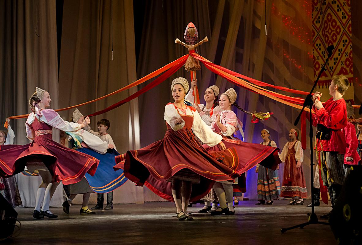 Novgorod Folk Theatre Kudesy