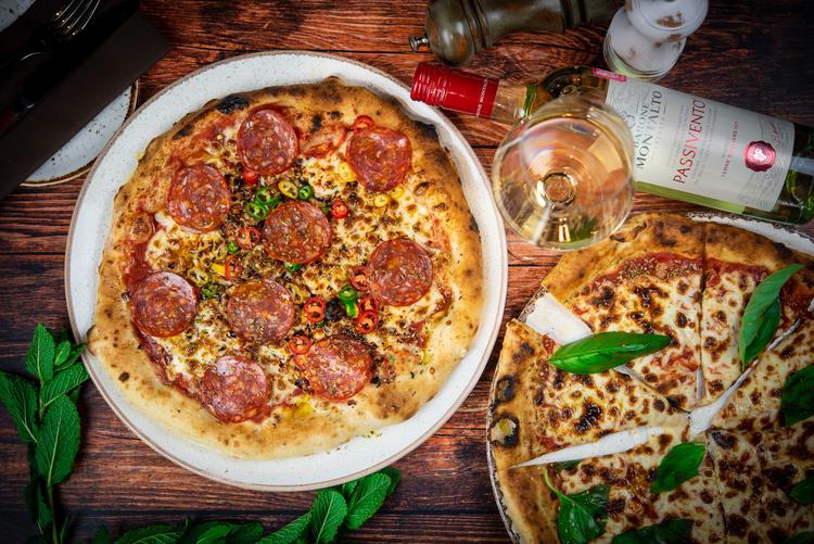 La Cucina Restaurant & Pizzeria