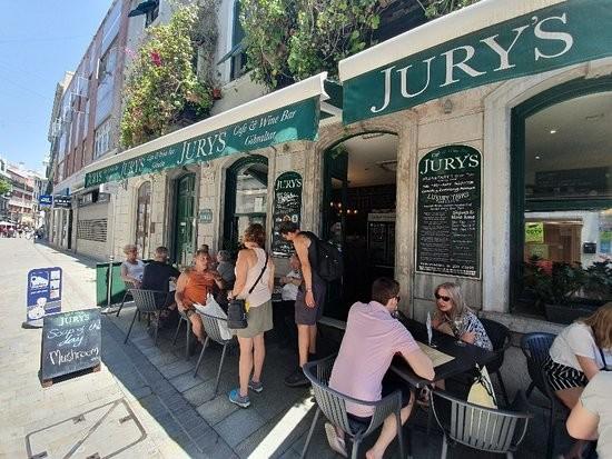 Jury's Cafe & Wine Bar