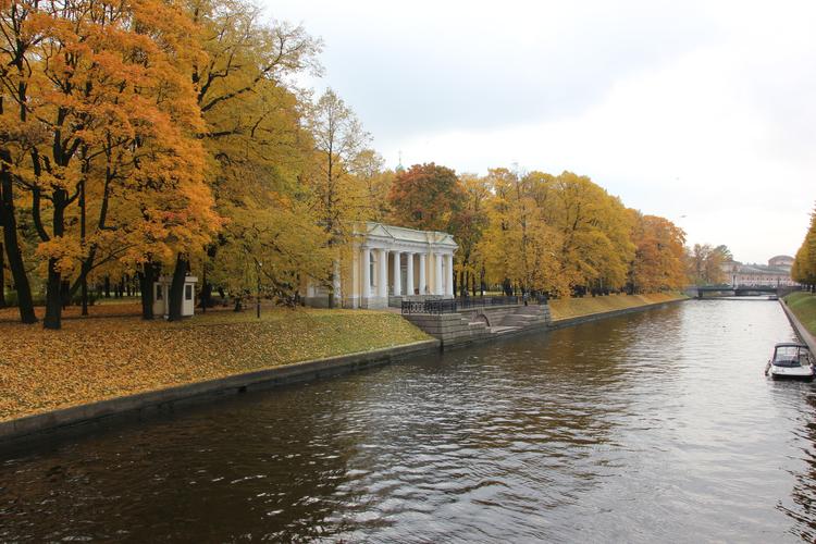 Mikhailovsky Garden