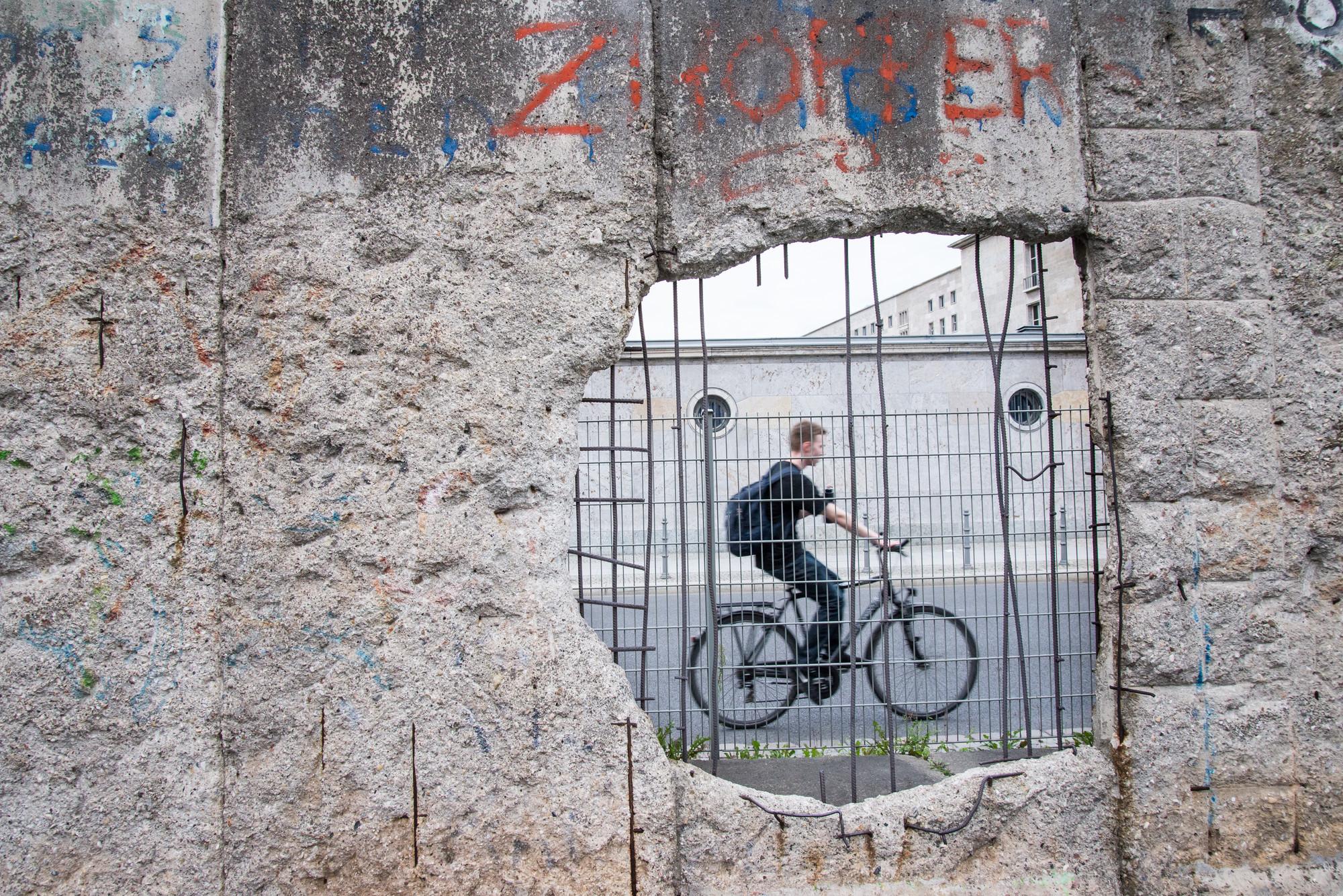 Eyewitnesses of the opening of the Berlin Wall 1989