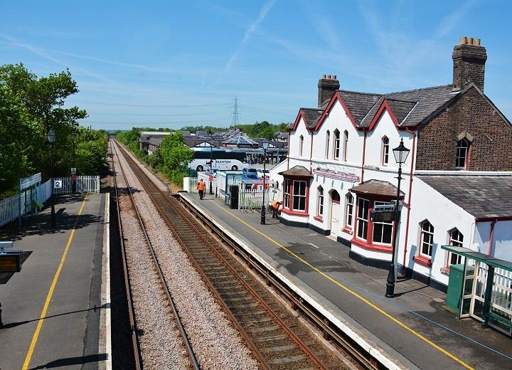 Llanfairpwllgwyngyllgogerychwyrndrobwllllantysiliogogogoch Train Station