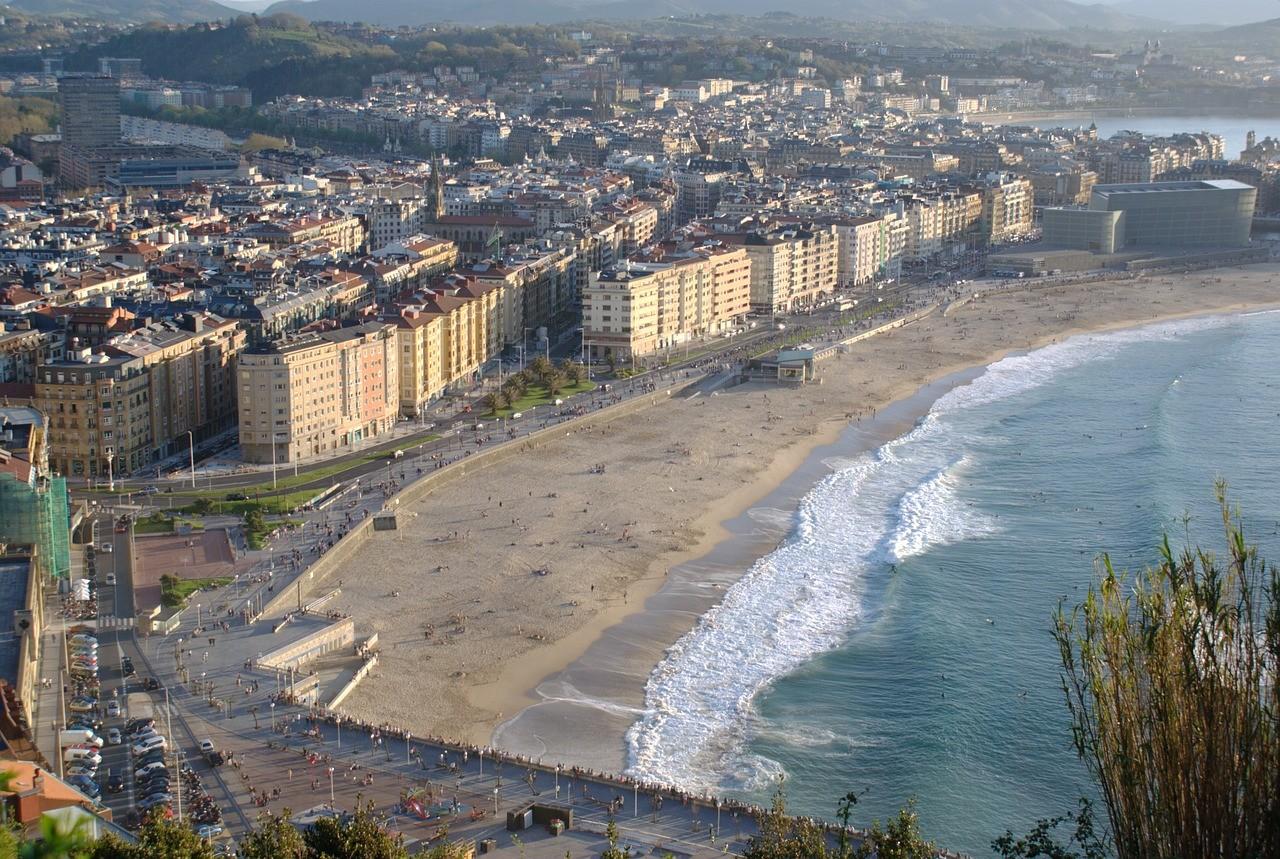 Playa de la Zurriola: Surfers' Beach