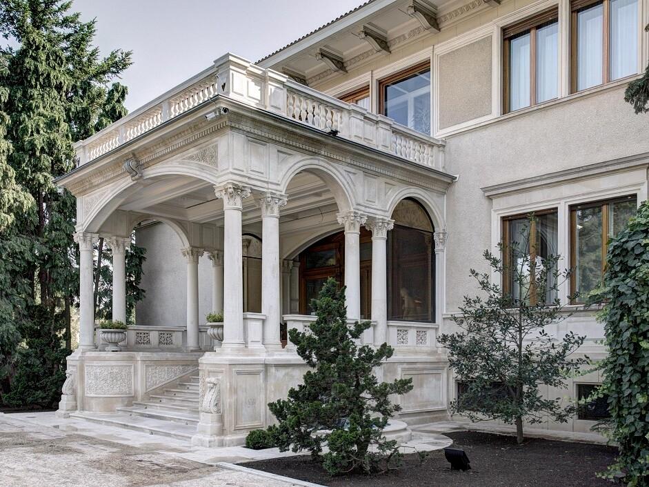 Ceauşescu Mansion