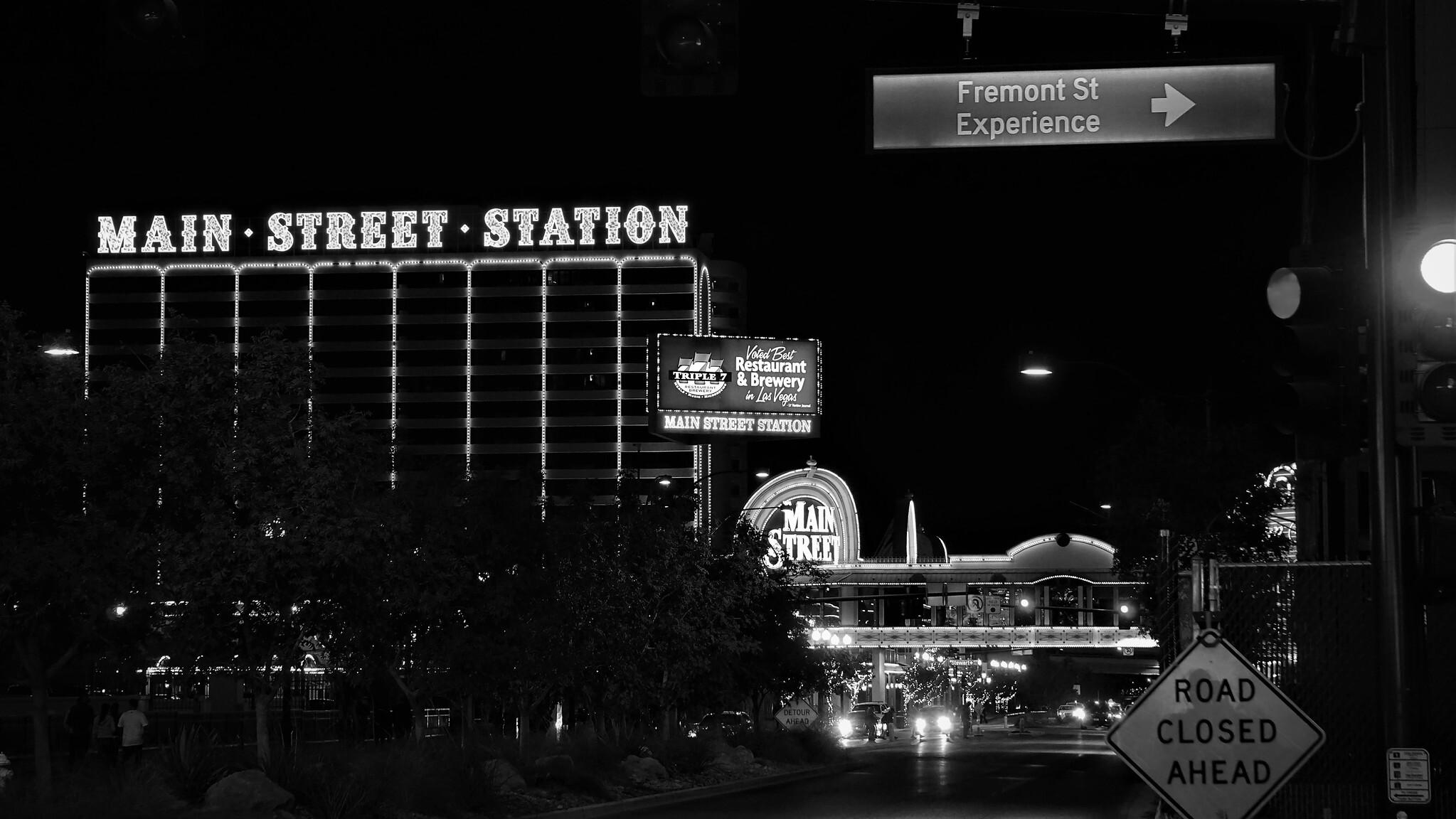 Fremont Street vs The Strip: Which Part of Las Vegas Should You Visit?